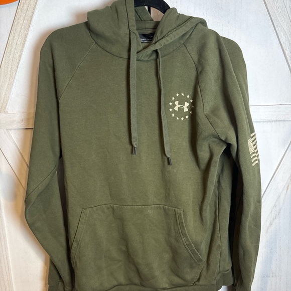 Under Armour Other - Under Armour Men's Olive Green Hoodie